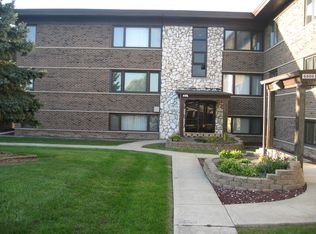 6810 W Lode Dr, Worth, IL 60482