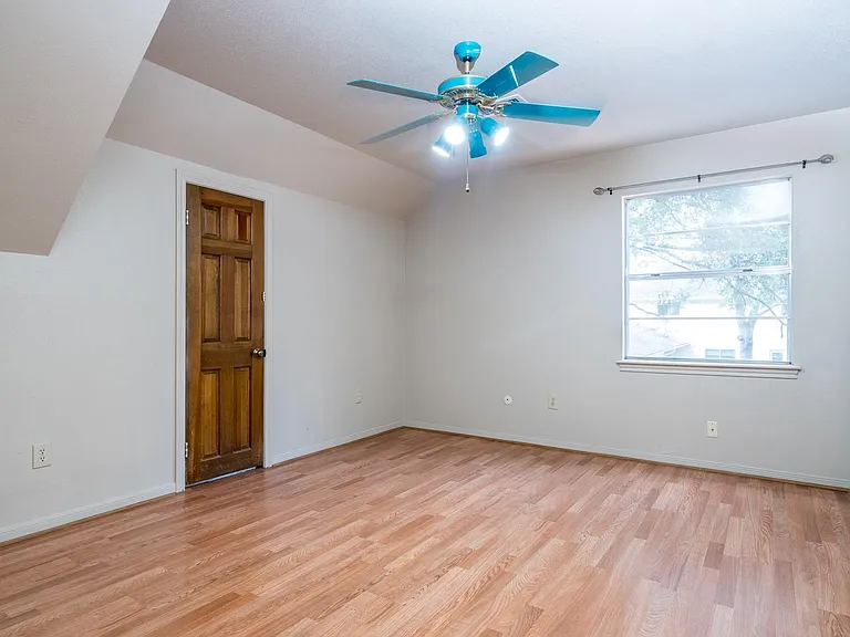 8330 Silver Shadows Ln — Photo 16