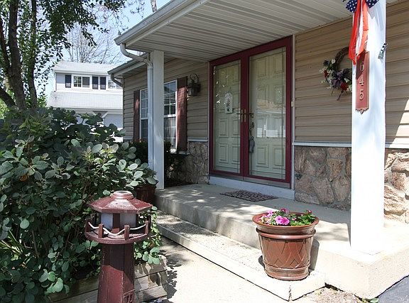 4th image of 645 Dixon Ct