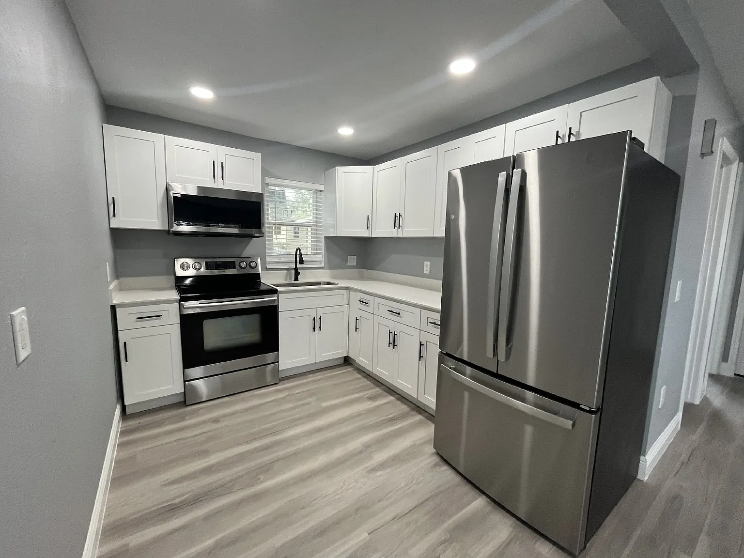 2 bed, 1.0 bath, 647 sqft, $1,225 — Photo 3