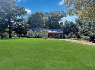 1128 N East St, Mendenhall, MS 39114