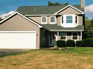 10024 Winter Green Dr, Spring Grove, IL 60081