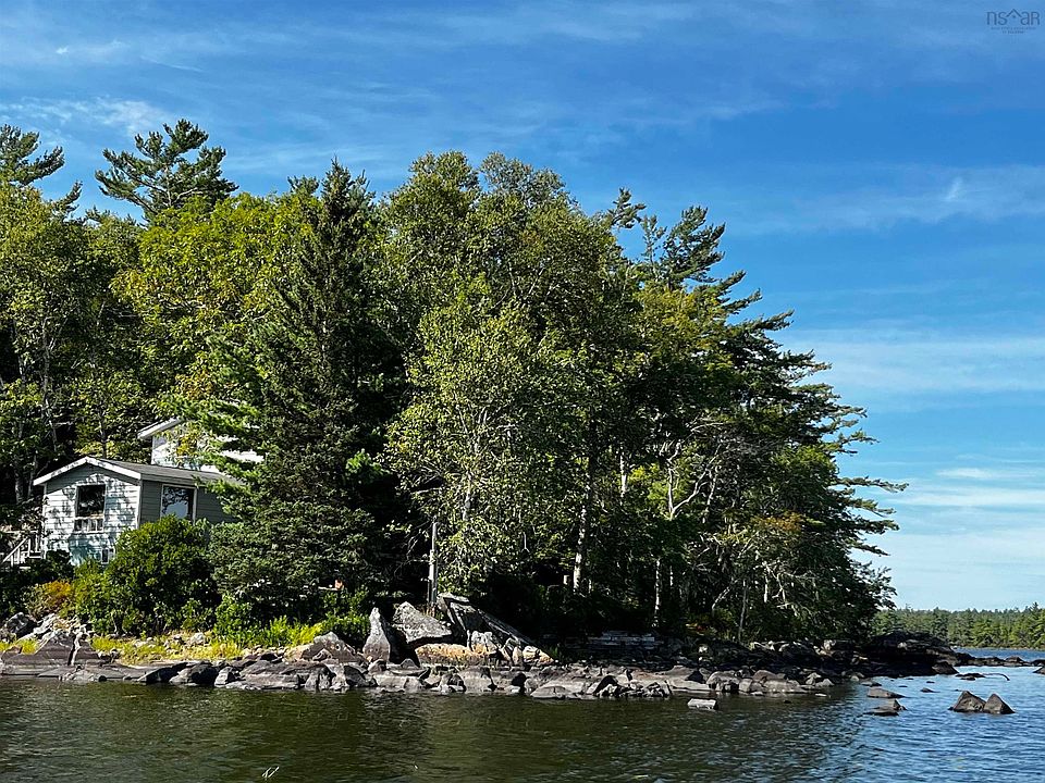 1st image of 1 Beaver Island Rd