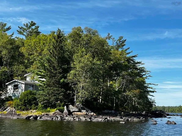 1 Beaver Island Rd, Milton, NS B0T 1E0