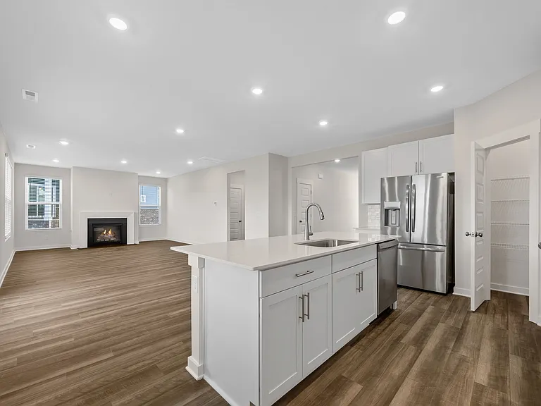 887 Bur Oak Ct — Photo 18