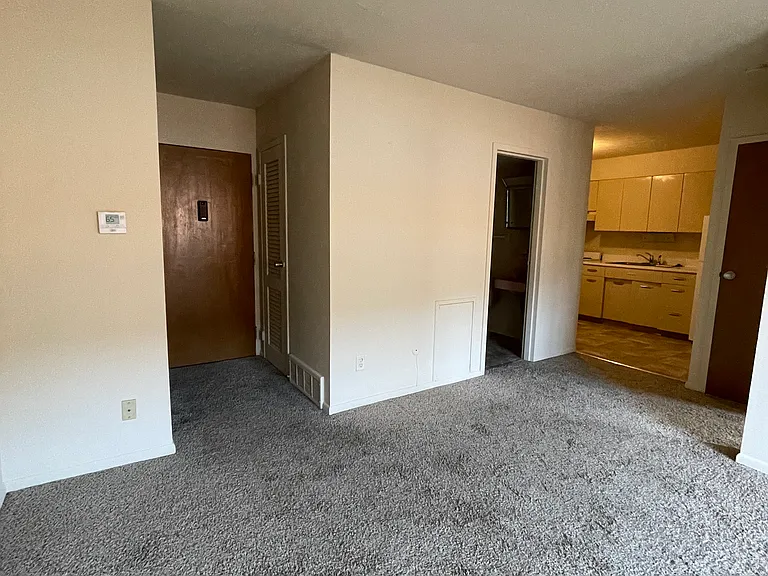 1340 King Ave — Photo 22