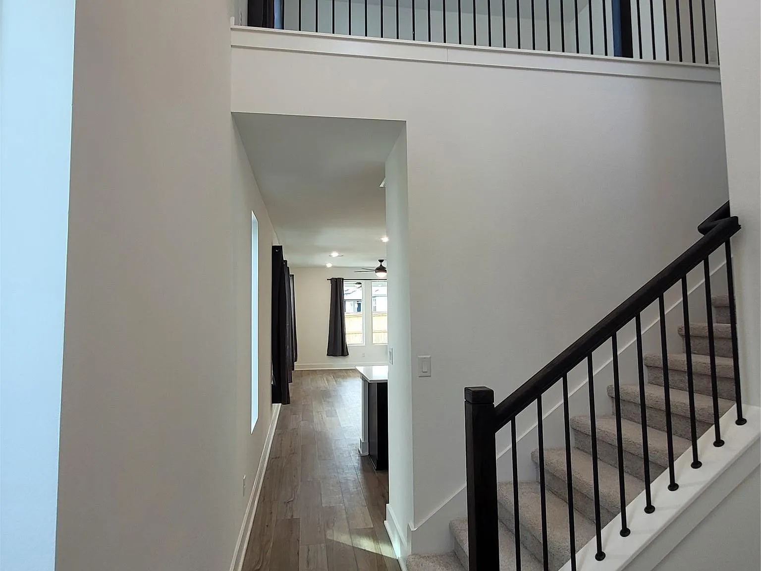4 bed, 3.5 bath, 2243 sqft, $2,400 — Photo 2