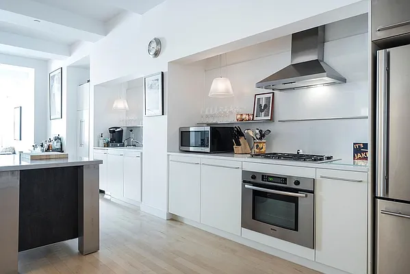 Rented by RELO REDAC INC. | media 20