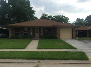 7732 Woodbine Dr, New Orleans, LA 70126