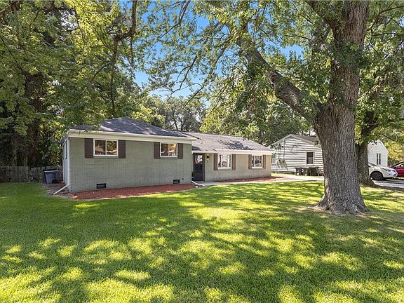 2nd image of 5 Pine Ln