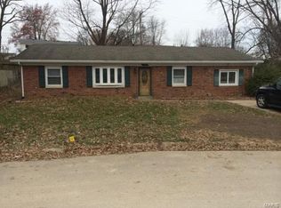 5904 Dogwood Ln, Godfrey, IL