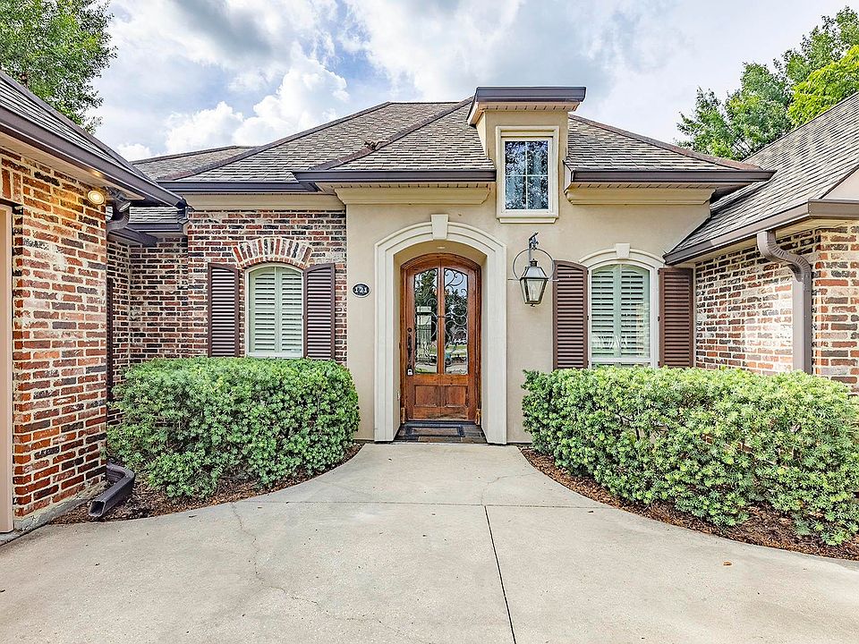 1st image of 121 Gentle Oak Blvd