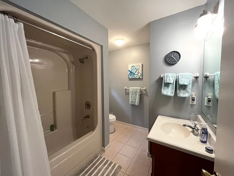 1213 Bayside Cir W — Photo 18