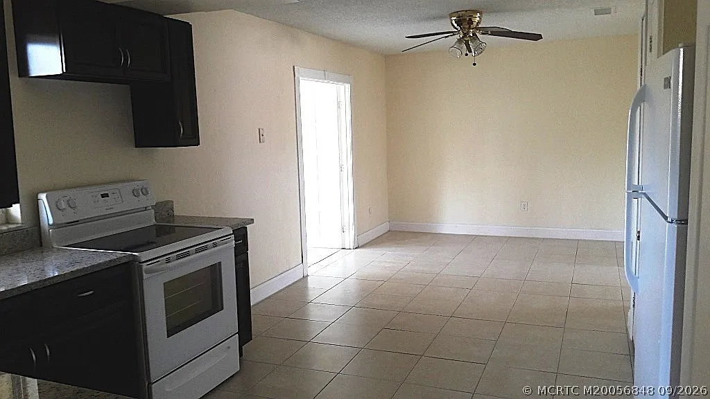 3 bed, 2.0 bath, 1635 sqft, $2,225 — Photo 3