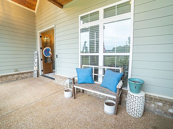 4th image of 668 Vinson Rd