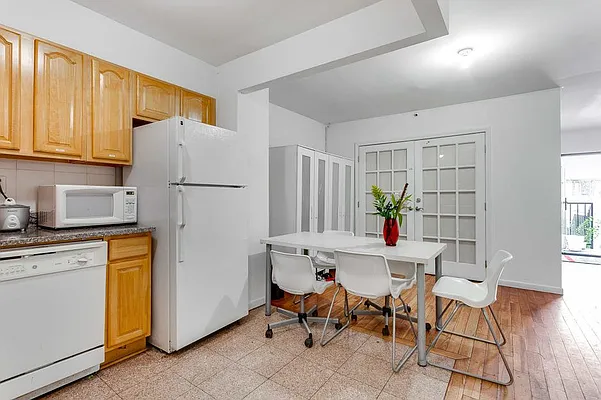 Rented by Horowitz Real Estate | media 9