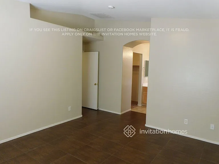 7015 S 23rd Ln — Photo 9