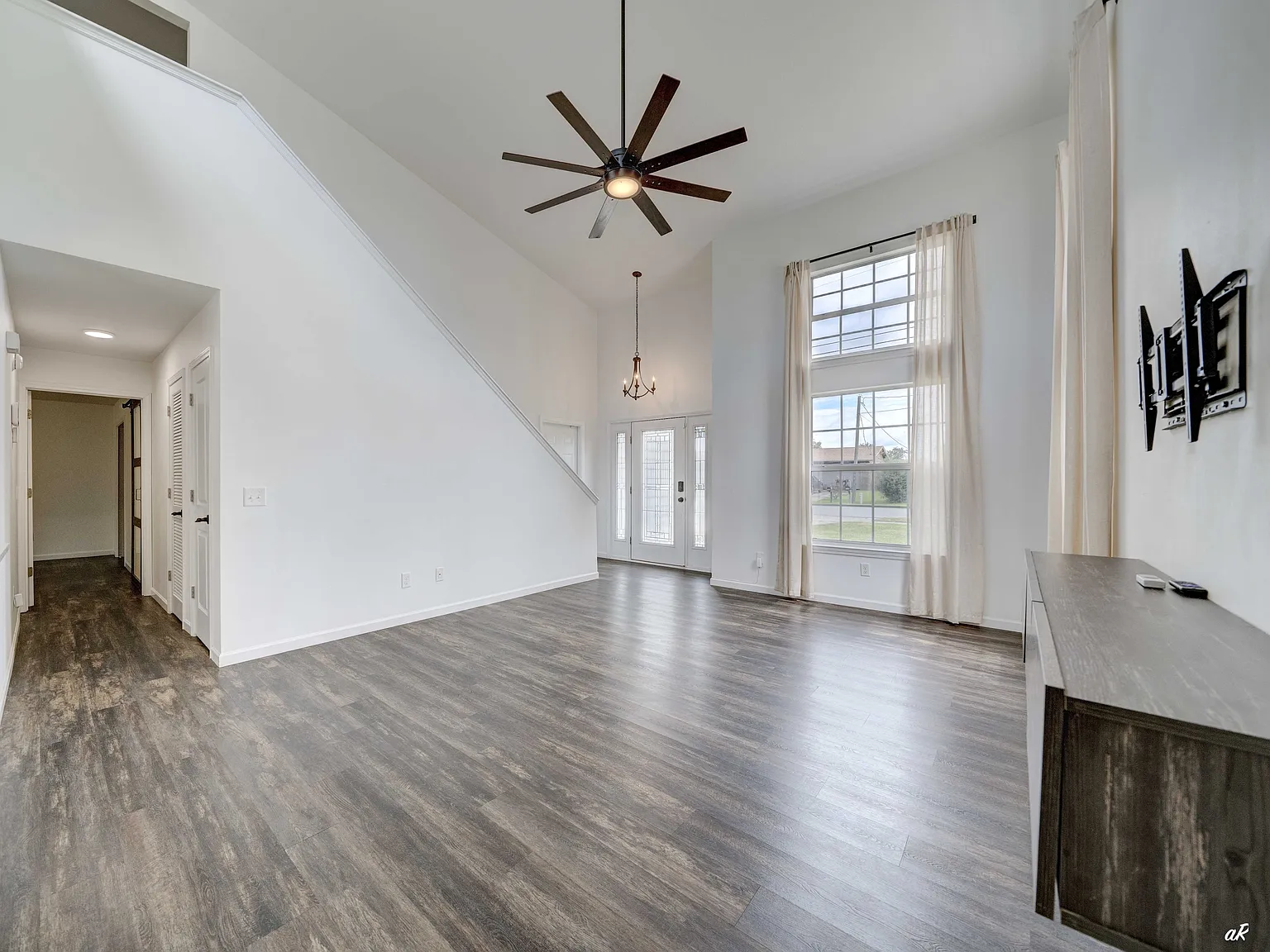 6226 Wallace Road - 1 — Photo 3