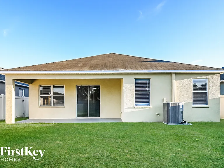 8907 Sandy Plains Dr — Photo 15