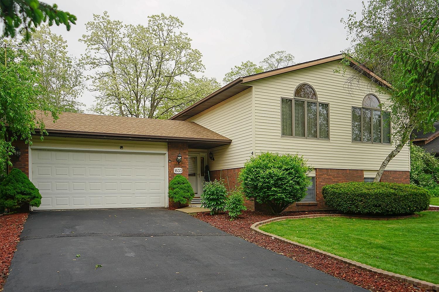 1633 Deer Valley Rd, Crown Point, IN 46307 Zillow