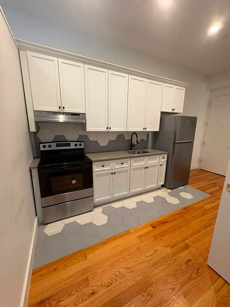 Studio, 1.0 bath, $1,900 — Photo 3