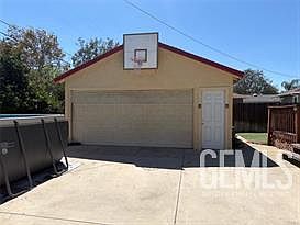 2nd image of 829 W Berkeley Ct