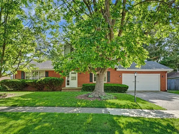 1910 Augusta Dr, Champaign, IL 61821