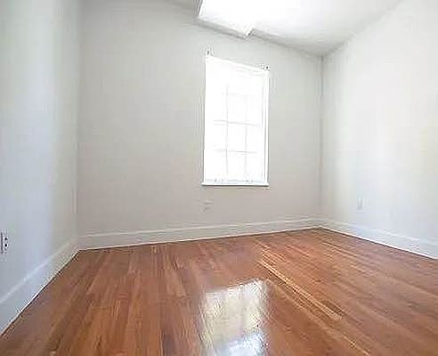 1st image of 176 Bainbridge St #1