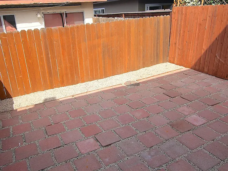 Burin Ave — Photo 15