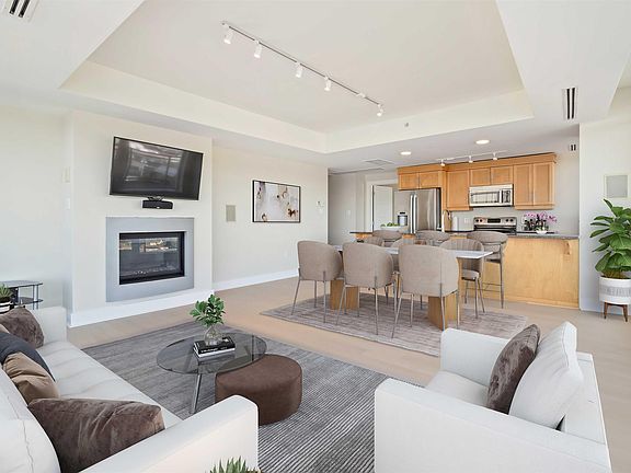 2nd image of 31 Kings Wharf Pl #902