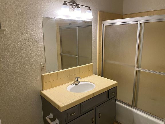 3rd image of 2045 W Simpson Ave #101