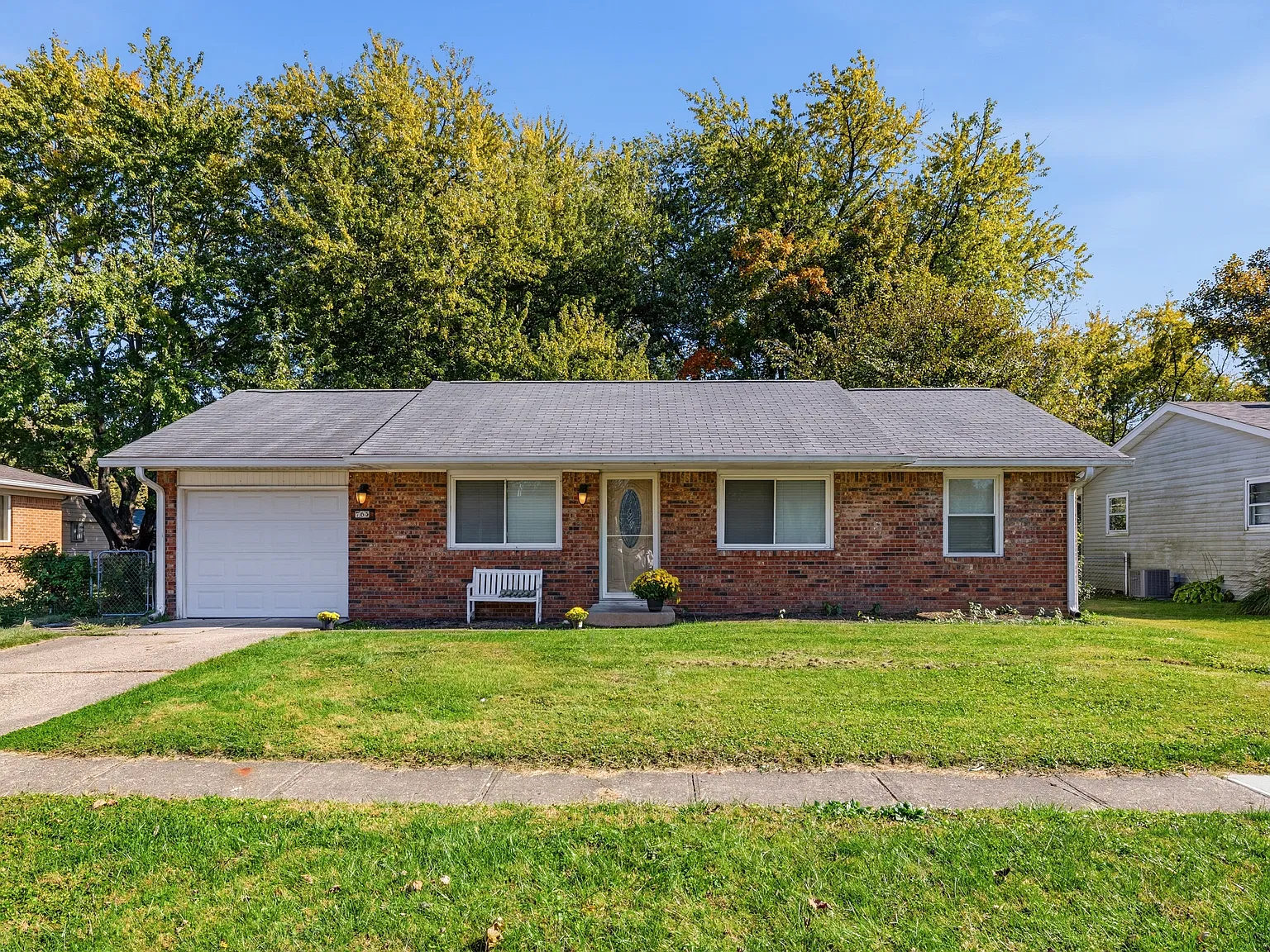 3 bed, 888 sqft, $1,500 — Photo 2