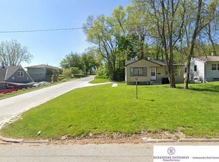 4451 Jaynes St, Omaha, NE 68111