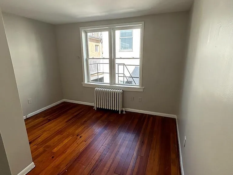 1819 Bainbridge St #1 — Photo 7