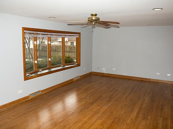 2nd image of 5924 Lynwood Dr