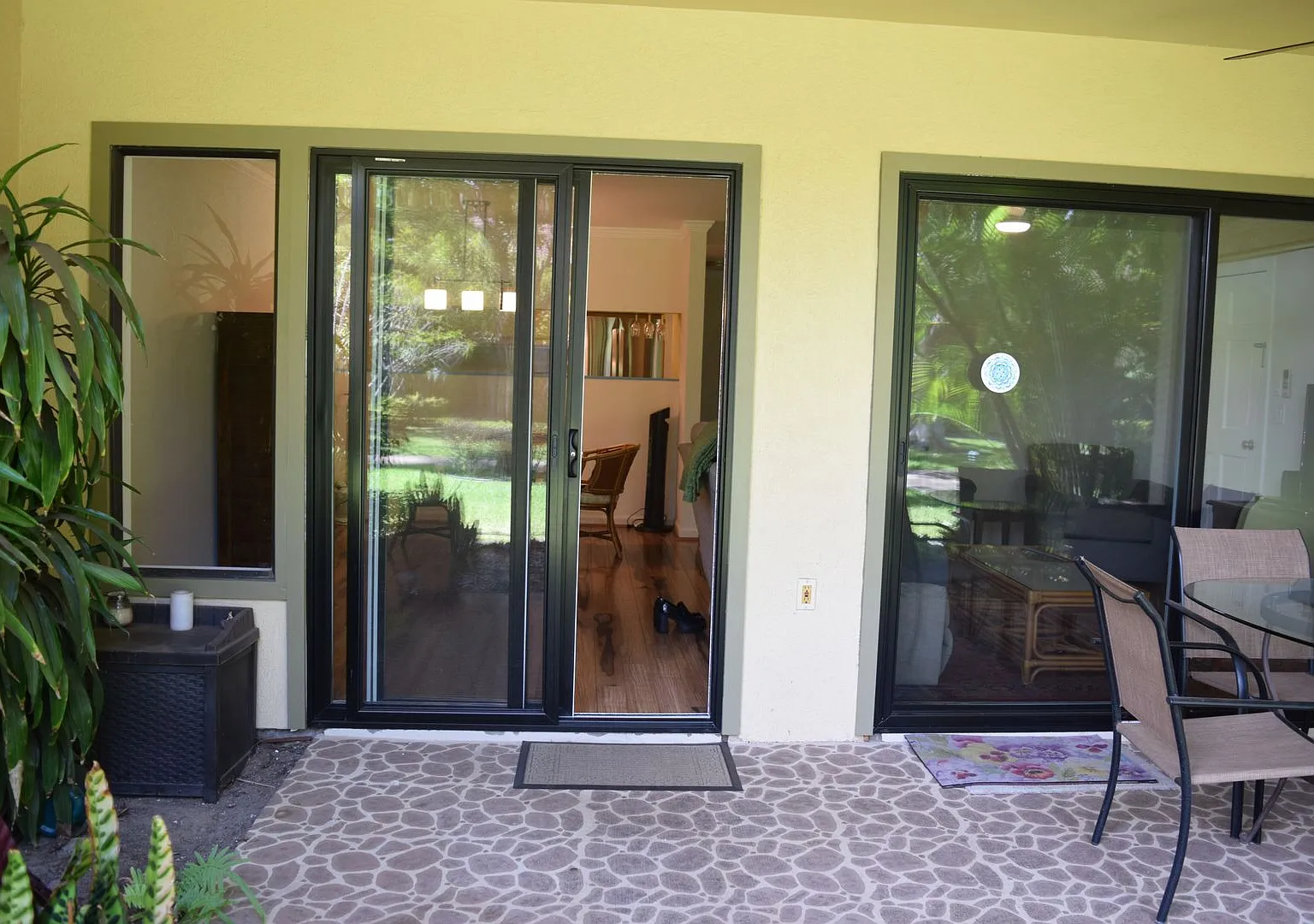 Maui Gardens 2 bedroom 1.5 bath ground floor unit. Available Now. — Photo 1