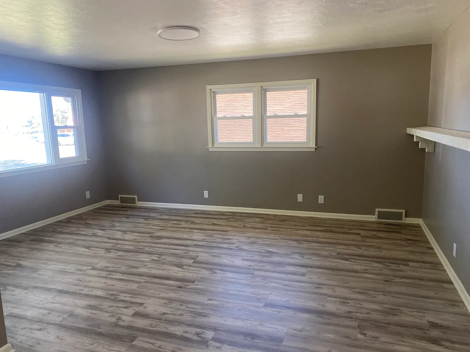 3 bed, 1232 sqft, $2,300 — Photo 3