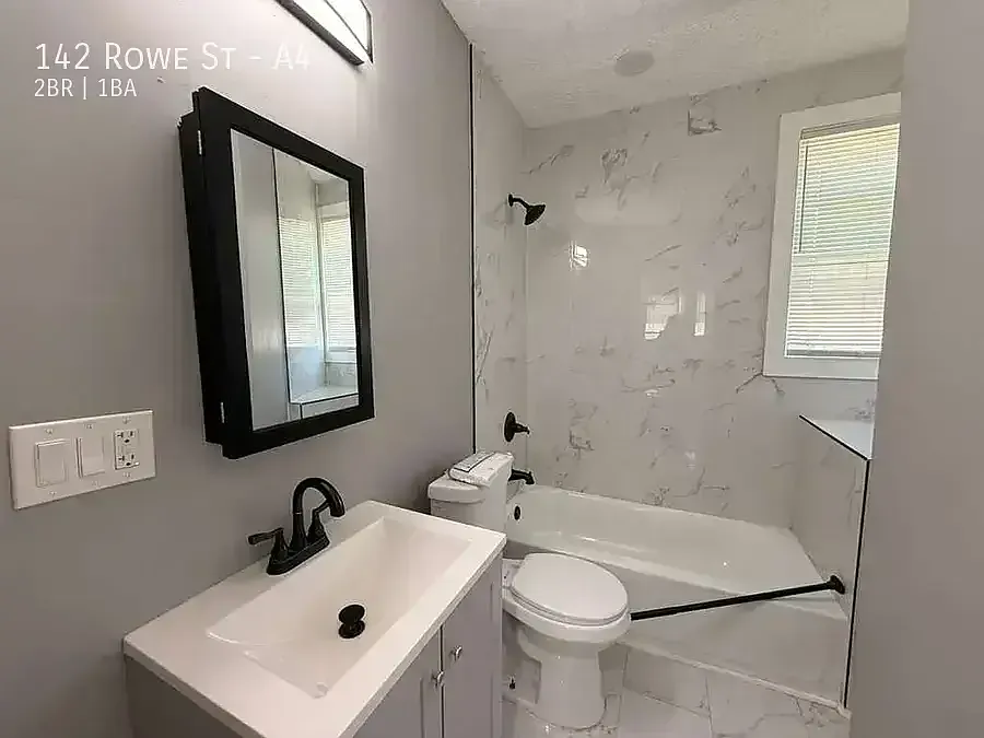 142 Rowe St APT A4 — Photo 4