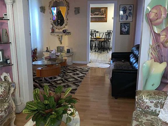 2nd image of 13317 Crossbay Blvd