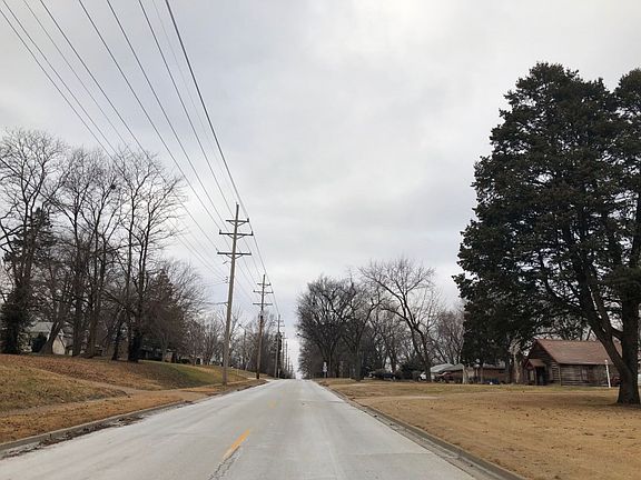 5th image of 312 Utz Ln