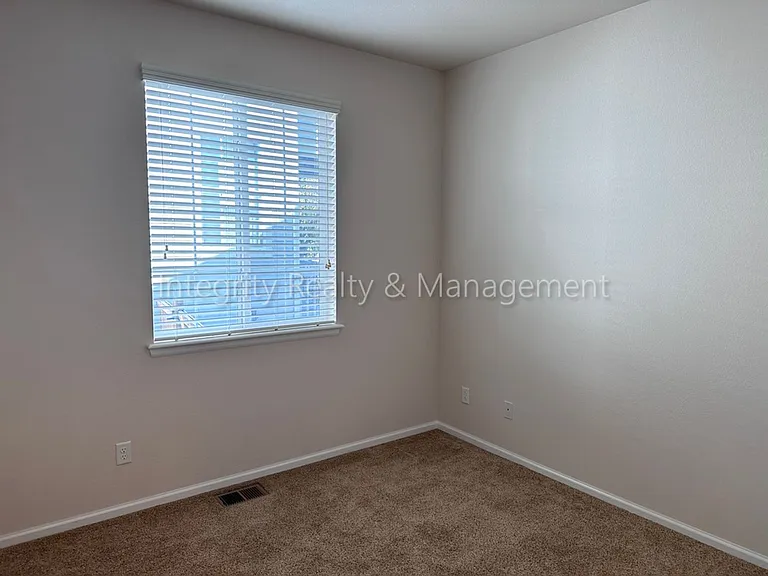 3762 Cadence Dr — Photo 30