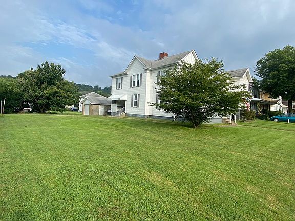 3rd image of 917 Tomlinson Ave