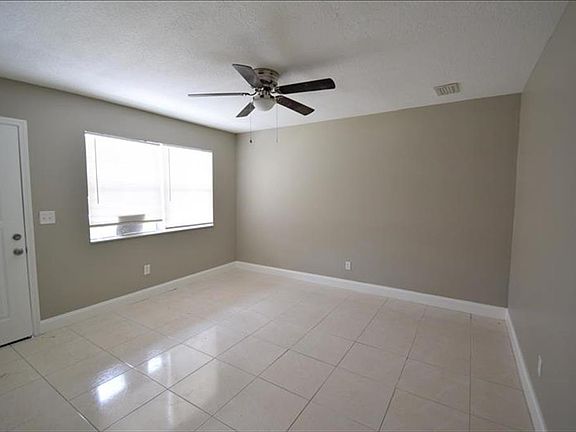 3rd image of 7401 Jade Dr N