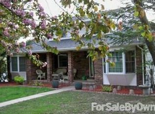 2142 Seippel Rd, Dubuque, IA 52002