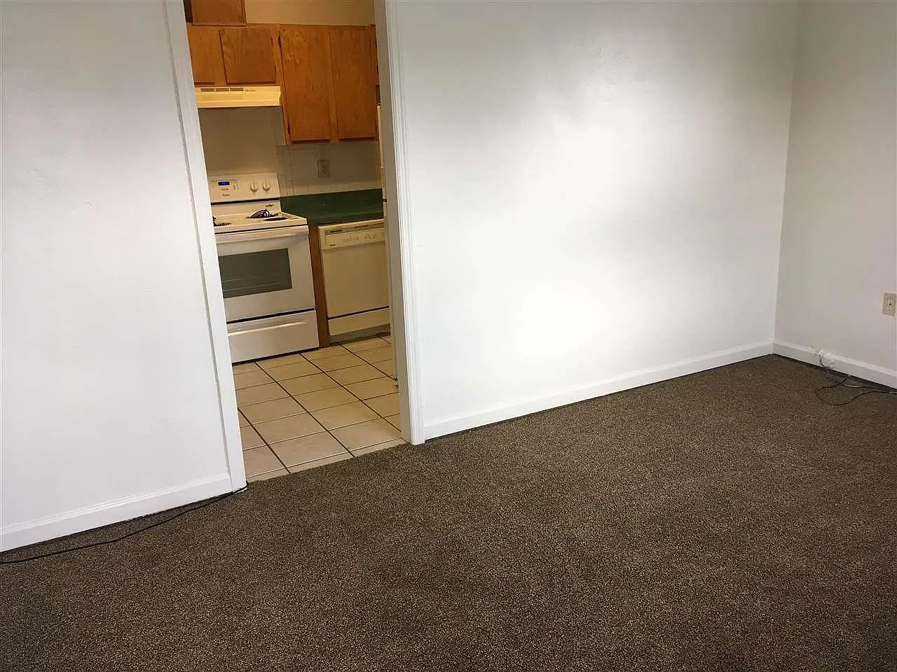 2 bed, 672 sqft, $950 — Photo 3