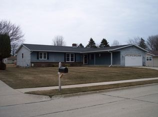 2932 40th St, Two Rivers, WI 54241