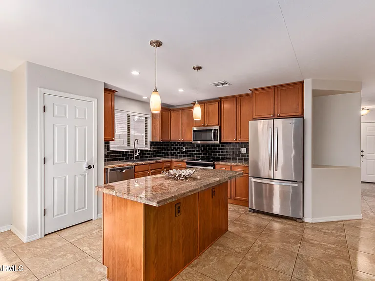 15943 W Central St — Photo 7