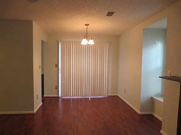 1523 Penrose Arch — Photo 2