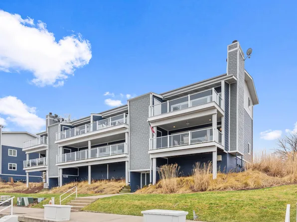 40 Marine Dr #1, Michigan City, IN 46360