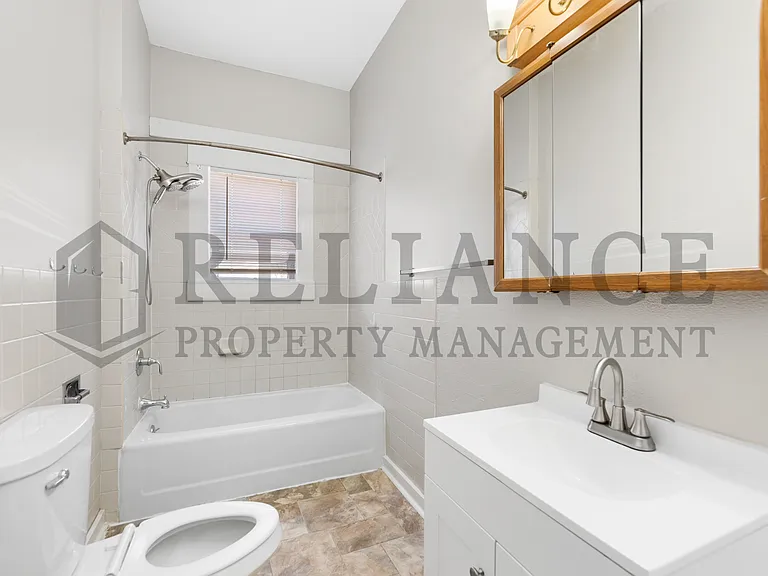 215 N King St — Photo 19